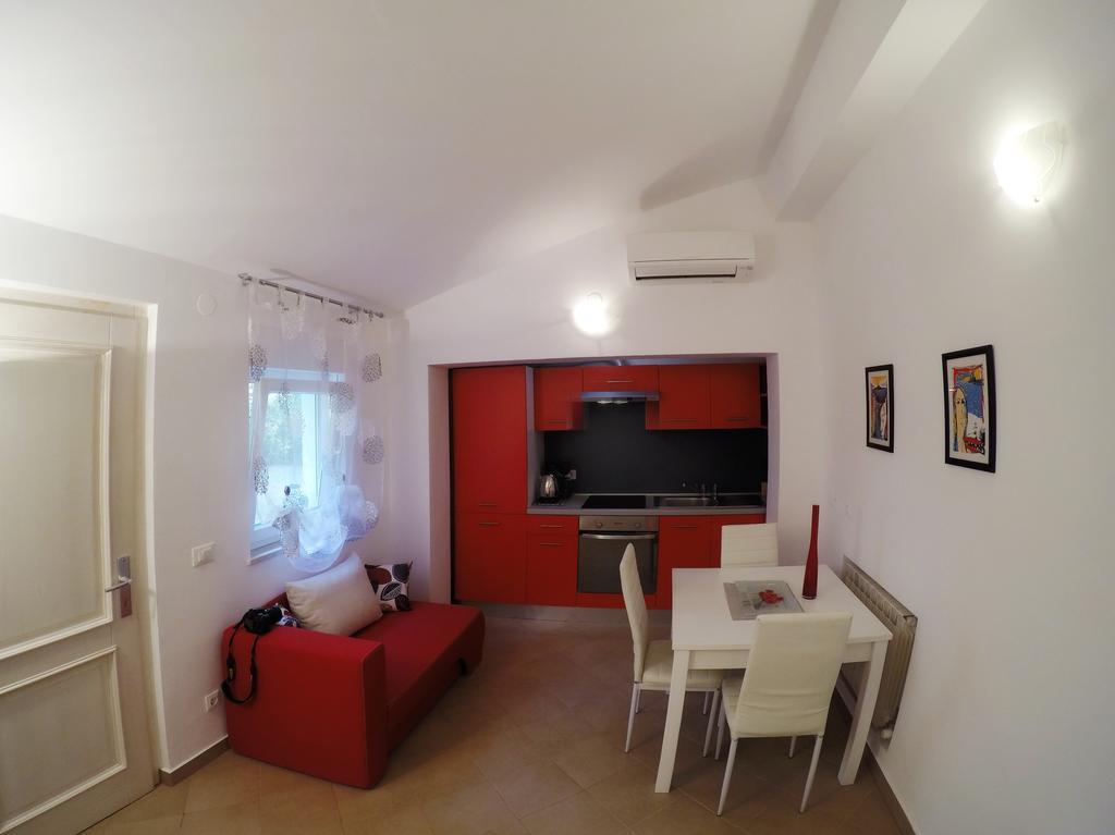Studio Apartment Adriana Porec Esterno foto